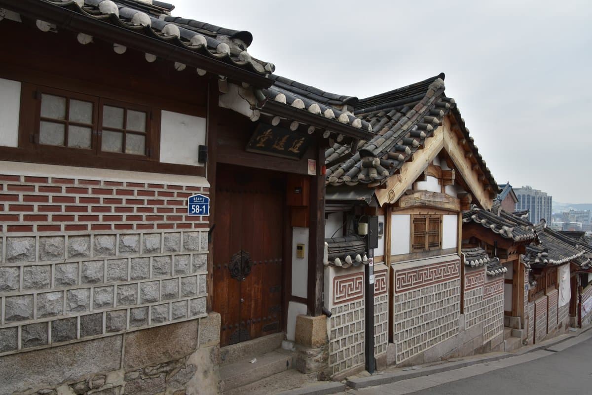 law 38 bukchon hanok.jpg
